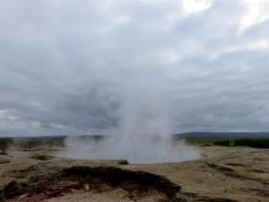 10 days iceland itinerary. road trip schedule. things to do and see.