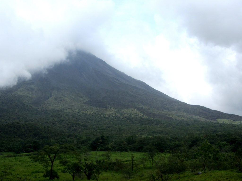 volcano arenal, la fortuna costa rica hike