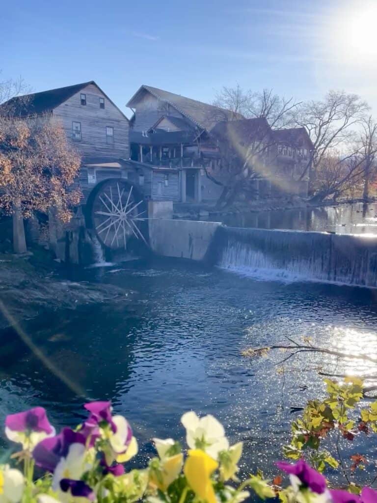 things to do in pigeon forge, the old mill